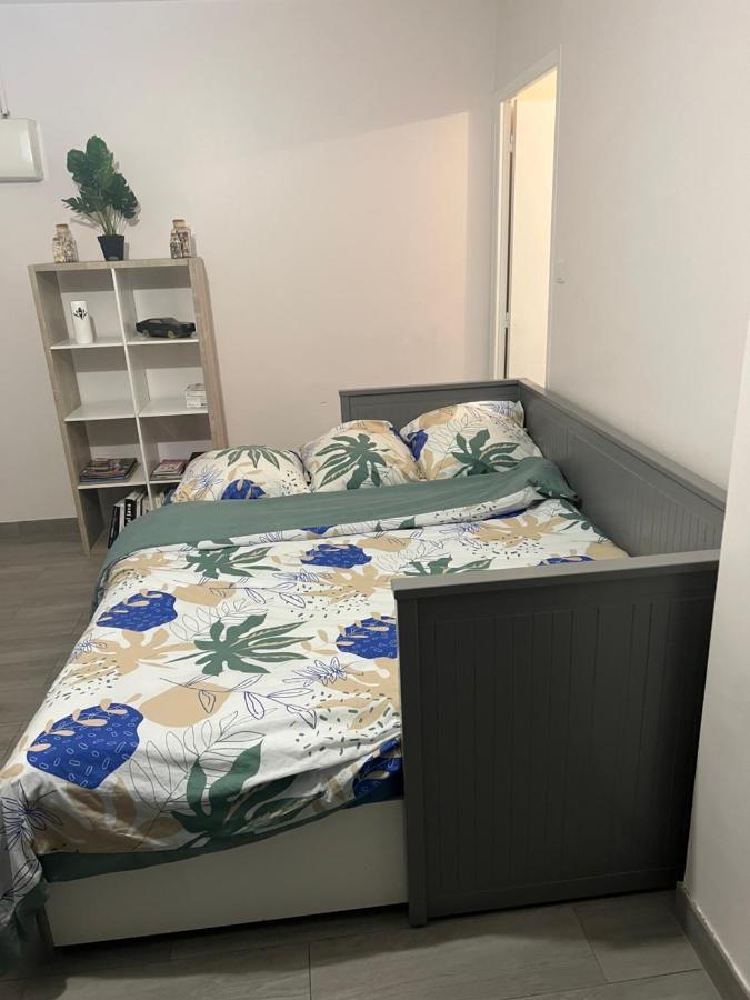 Appartement Pres De La Defense น็องแตร์ ภายนอก รูปภาพ