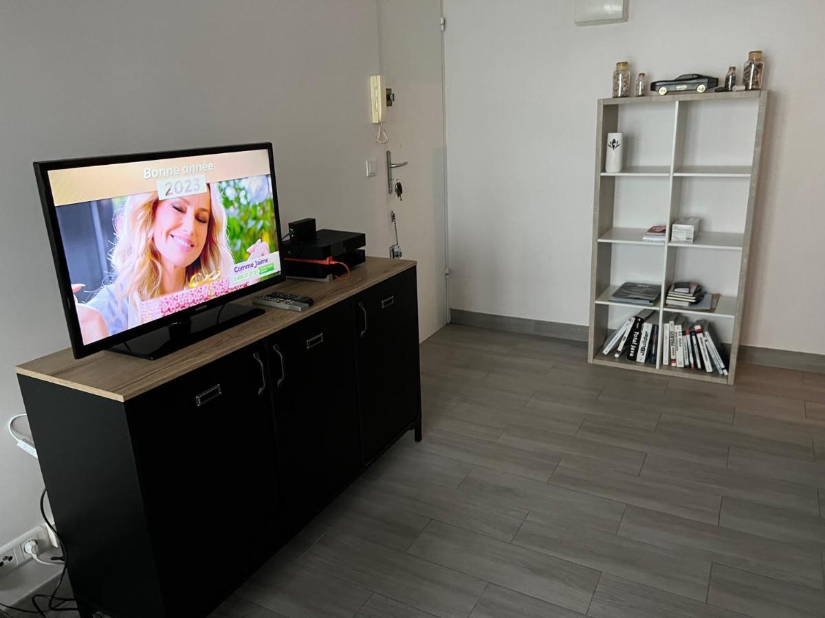 Appartement Pres De La Defense น็องแตร์ ภายนอก รูปภาพ
