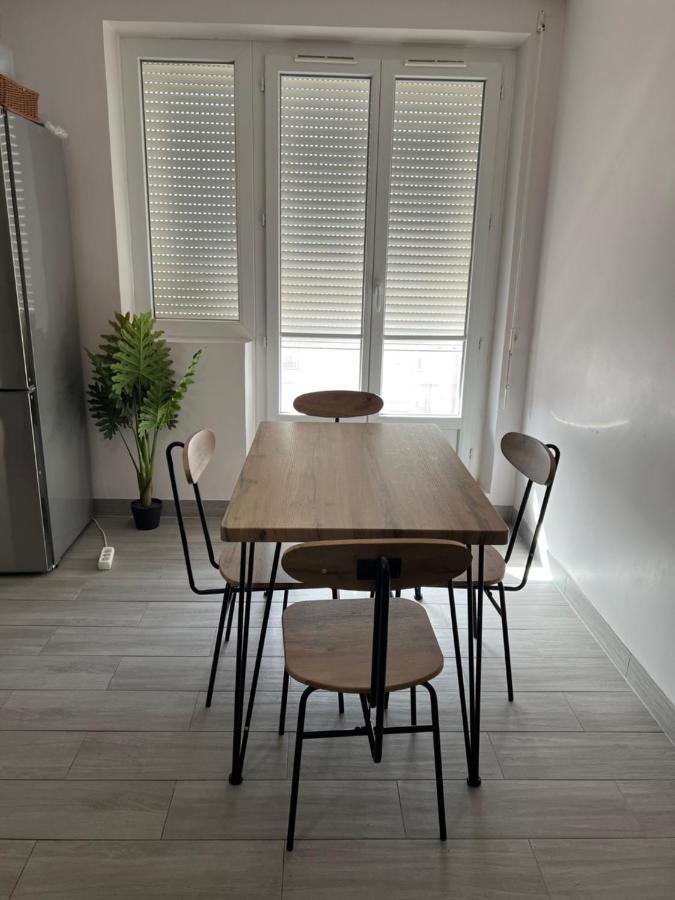 Appartement Pres De La Defense น็องแตร์ ภายนอก รูปภาพ